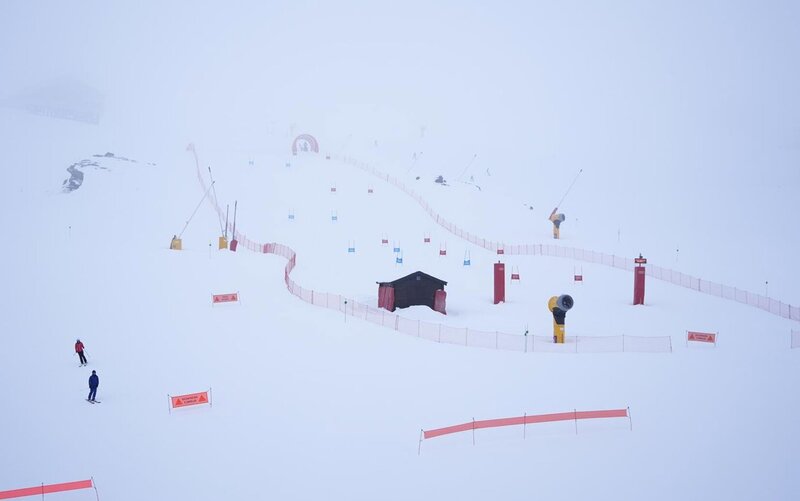 Sierra Nevada prevé que la situación se agrave en su área esquiable y tampoco abrirá hoy