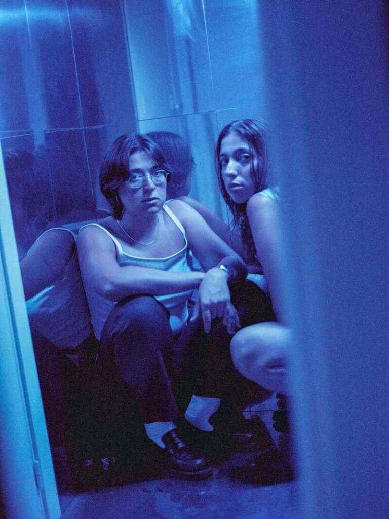 Las hermanas Iñesta traerán su rock grunge-pop a Granada con doble fecha El sueño dura una semana - Paz Vallejo