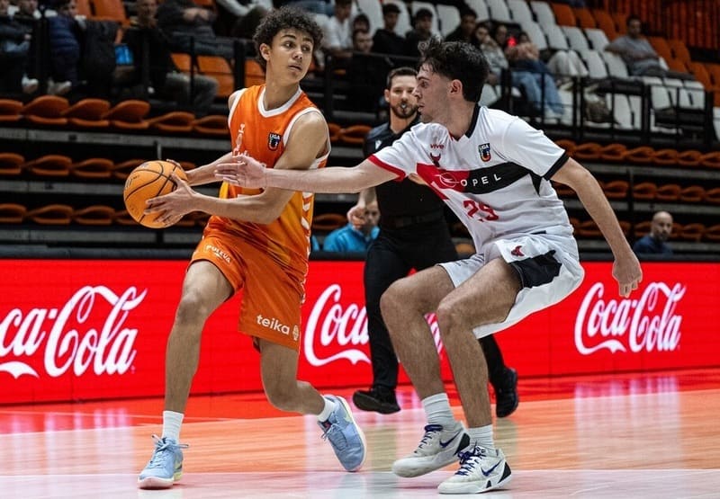 El Stellantis & You Granada acusan un mal comienzo y caen ante el Valencia Basket El Stellantis & You Granada acusan un mal comienzo y caen ante el Valencia Basket. Imagen: ACB Photo / José Manuel Casares
