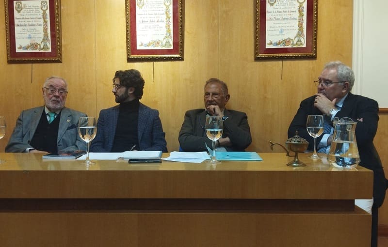 Tertulia El Atril. Imagen: GRX Actualidad