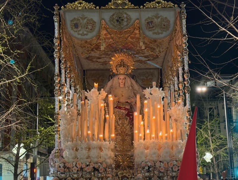 Cofradía de la Santa Cena y María Santísima de la Victoria. Imagen: Luis M. Guzmán.
