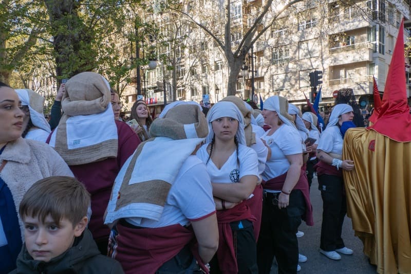 Procesión de la Detalla una mantilla de la Venerable Hermandad de Caridad del Santísimo Cristo del Trabajo y Nuestra Señora de la Luz. Imagen: Manuel Alejandro Guzmán Úbeda