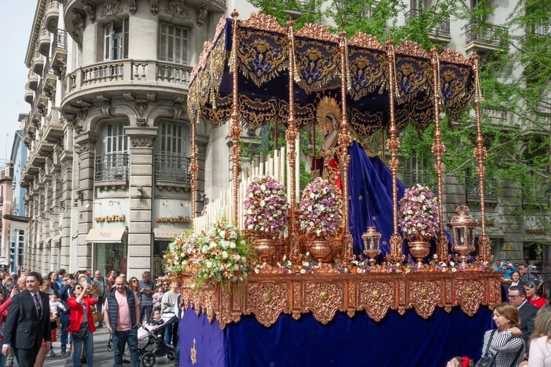 Insigne, Pontificia, Real, Colegial y Magistral y Sacramental Cofradía del Santísimo Cristo del Consuelo y María Santísima del Sacromonte. Imagen: Antonio Guzmán