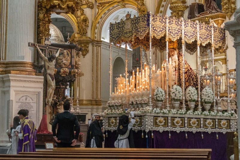 Santisimo Cristo de los Favores y Maria Santisima de la Misericordia Coronada - Manuel A. Guzmán