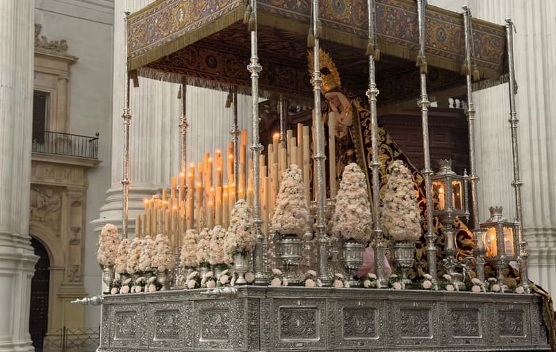 Cofradía de Nazarenos de Nuestro Padre Jesús de la Sentencia y María Santísima de las Maravillas. Imagen: Luis M. Guzmán