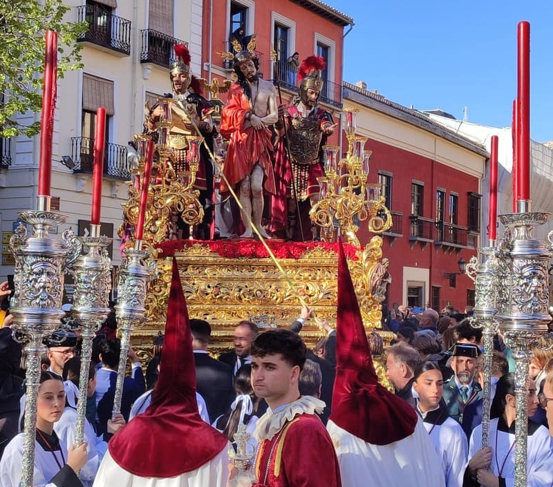 Cofradía de Nazarenos de Nuestro Padre Jesús de la Sentencia y María Santísima de las Maravillas. Imagen: Antonio Odriozola