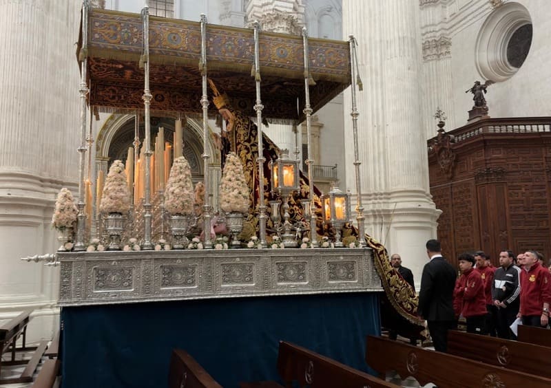 Cofradía de Nazarenos de Nuestro Padre Jesús de la Sentencia y María Santísima de las Maravillas. Imagen: Luis M. Guzmán