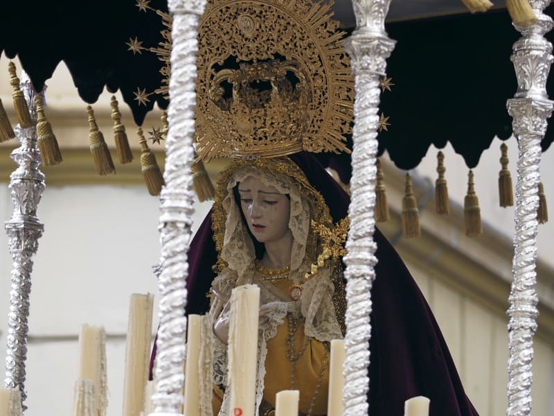 María Santísima de los Remedios, Reina y Madre de los Estudiantes. Imagen: Luis M. Guzmán