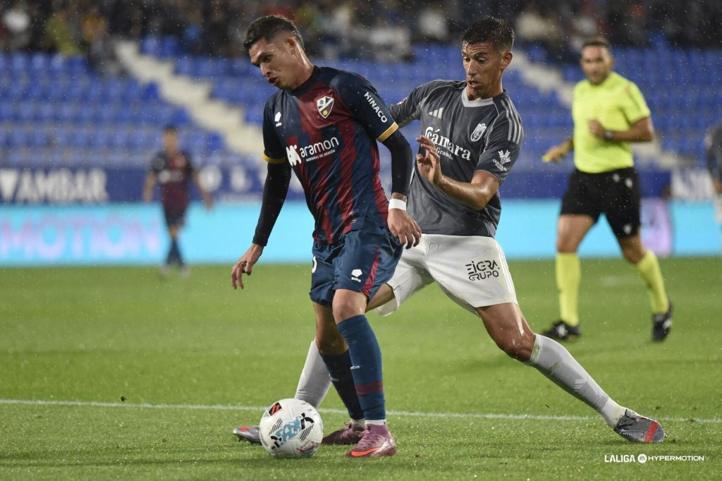 Rubén Alcaraz durante el 0-1 en Huesca - GCF