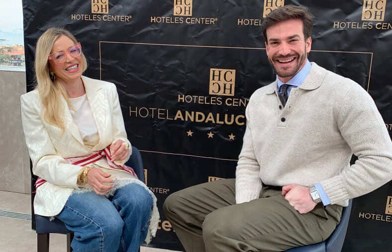 Pituka entrevista a Celestino Ceballos: «Mi estilo en redes es elegante, sobrio y atemporal» Imagen de la entrevista realizada por Pituka a Celestino Ceballos en el Hotel Andalucía Center / GRX Actualidad