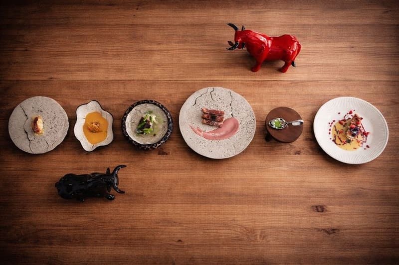 La técnica y la materia prima de primer nivel, protagonistas de las III Jornadas Gastronómicas de Bos Taurus Imagen de los platos que conforman el menú de las III Jornadas Gastronómicas de Bos Taurus. Imagen: Grupo Aitor Pozuelo