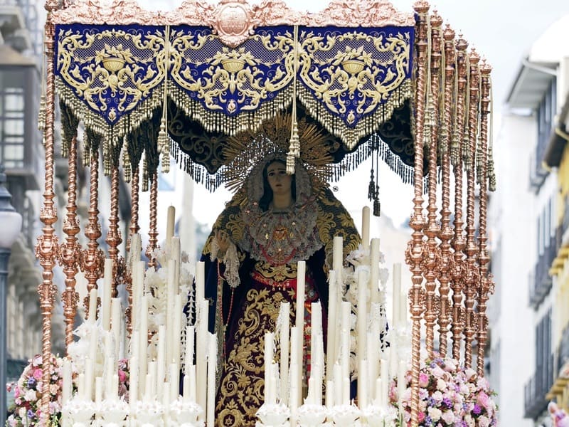 Horarios e itinerarios de las procesiones del Miércoles Santo en Granada María Santísima del Sacromonte. Imagen: Luis M. Guzmán