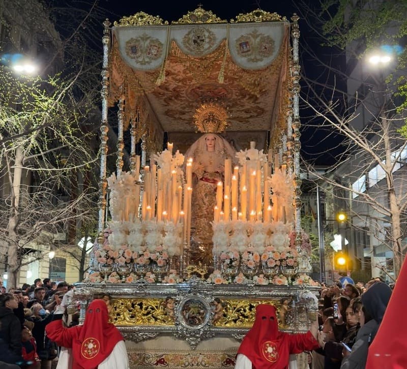 Cofradía de la Santa Cena y María Santísima de la Victoria. Imagen: Luis M. Guzmán.
