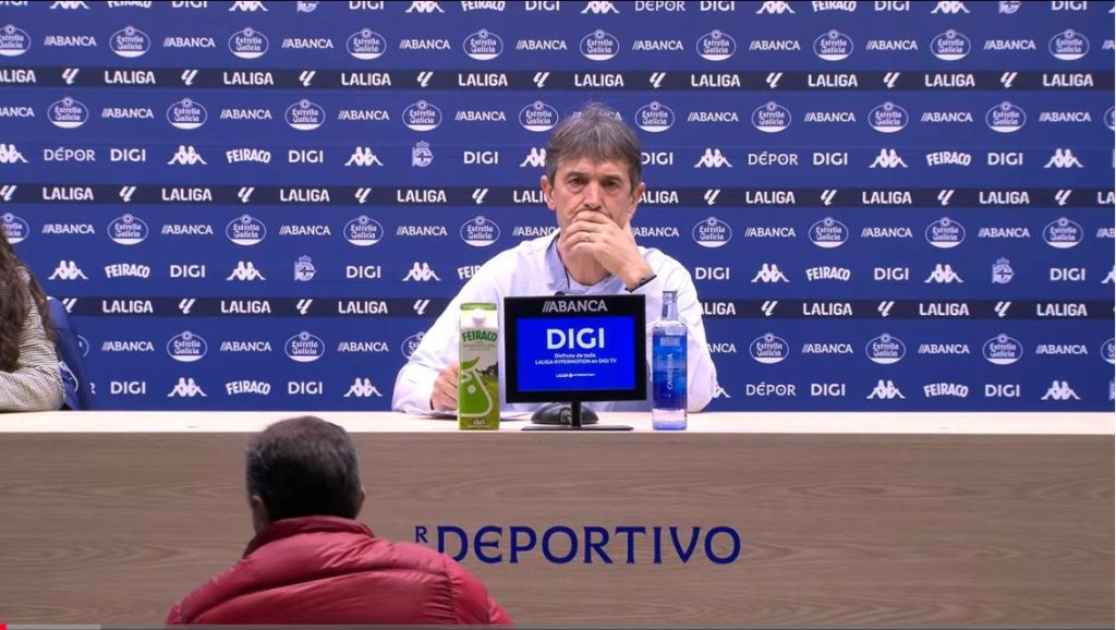 Pacheta en la sala de prensa de Riazor - LaLiga