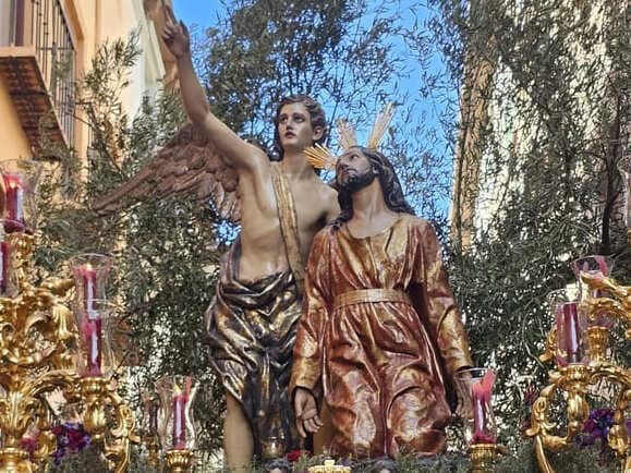 Cofradía de Penitencia de la Oración de Nuestro Señor en el Huerto de Los Olivos y María Santísima de la Amargura Coronada. Imagen: Antonio Guzmán