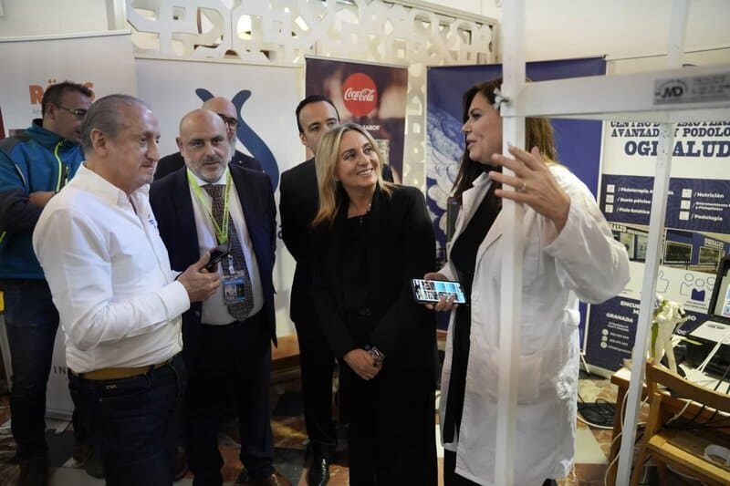 El Centro de Atención al Costalero medirá en tiempo real la carga durante la procesión para evitar lesiones La alcaldesa de Granada, Marifrán Carazo, visita el Centro de Atención al Costalero. - AYUNTAMIENTO DE GRANADA