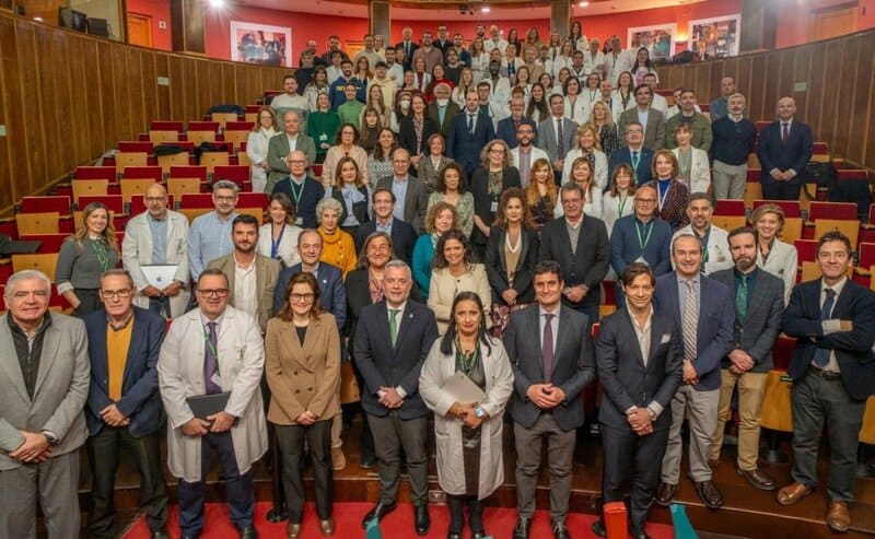 El Virgen de las Nieves traslada a sus profesionales los avances en una terapia avanzada contra el cáncer Apertura de las primeras jornadas CART-Andalucía - JUNTA