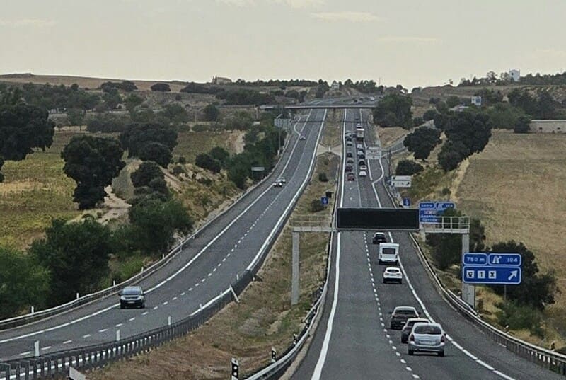 Tu seguridad empieza en el asfalto: guía práctica para poner a punto tu coche Tu seguridad empieza en el asfalto: guía práctica para poner a punto tu coche. Imagen: Unsplash