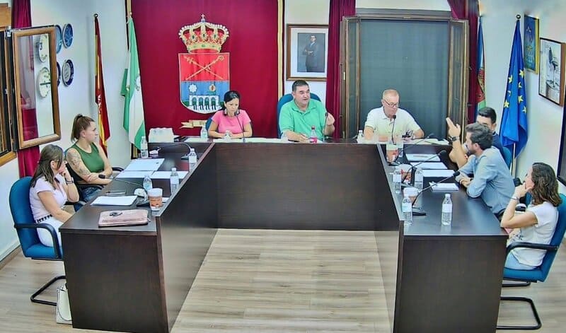 La Colonia de Víznar acogerá un centro de interpretación de la memoria y un parque natural urbano Pleno del Ayuntamiento de Víznar, en imagen de archivo - IU - Archivo