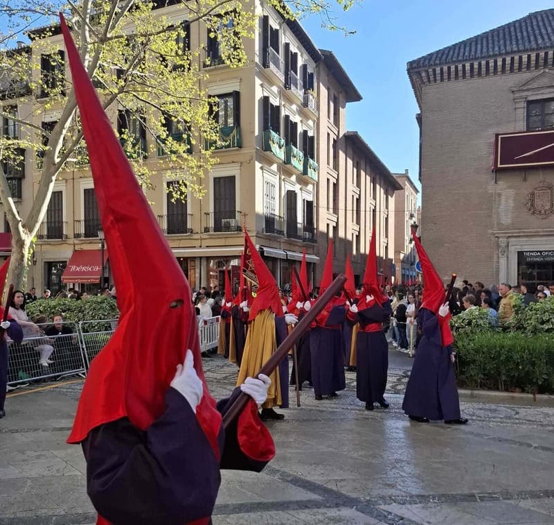 Cofradía del Santísimo Cristo del Consuelo y María Santísima del Sacromonte. Imagen: Juan Antonio Cervantes González