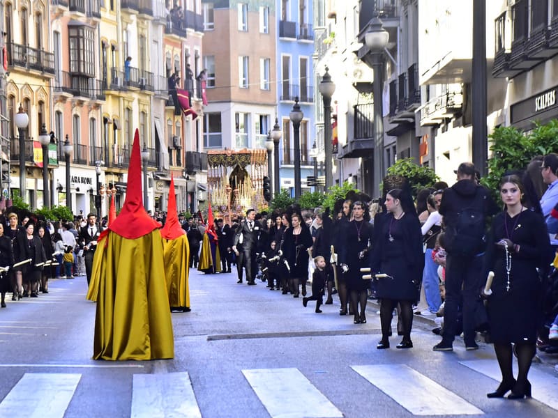 Procesión de la Cofradía del Santísimo Cristo del Consuelo y María Santísima del Sacromonte. Imagen: Antonio Odriozola