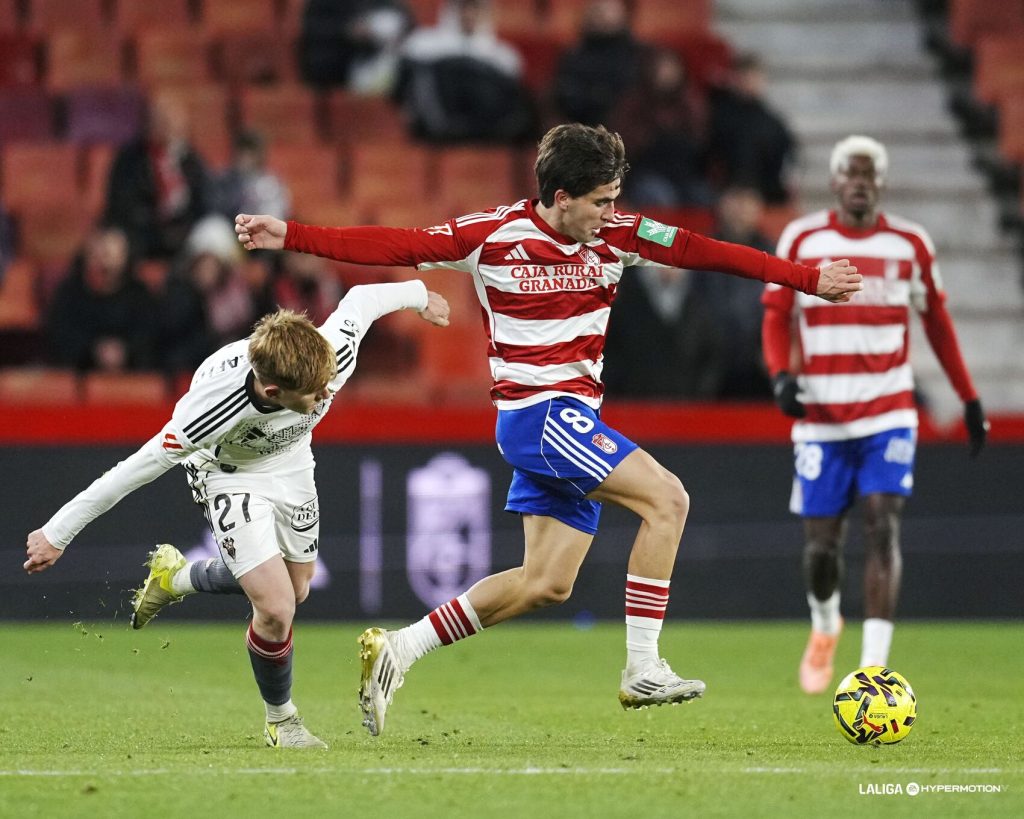 Alemañ conduce durante el partido de la primera vuelta - GCF