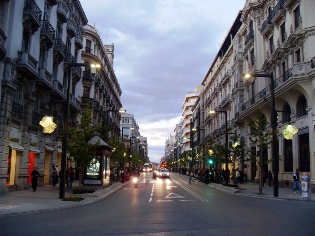 Imagen de la Gran Vía granadina, lugar del accidente