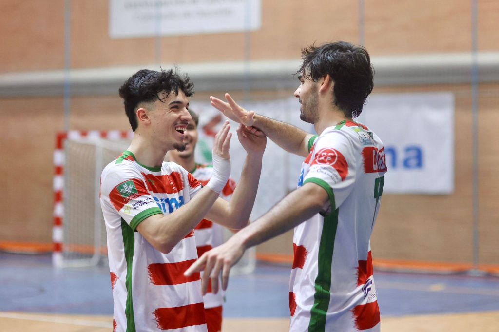 Los rojiblancos celebran uno de los goles ante el Melilla - José Velasco