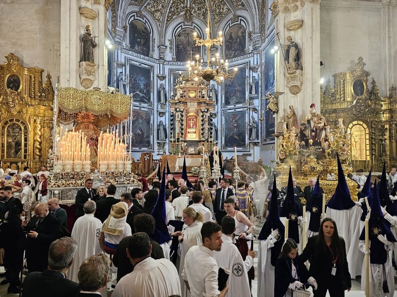 Cofradía de Penitencia de Nuestro Padre Jesús de la Paciencia y María Santísima de las Penas. imagen: Antonio Guzmán