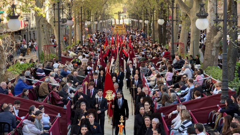 Cofradía del Santísimo Cristo del Consuelo y María Santísima del Sacromonte. Imagen: Luis M. Guzmán