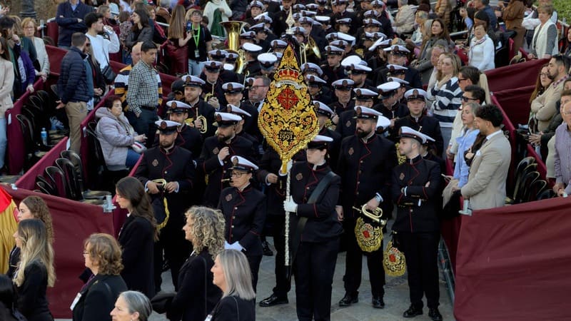 Banda de Cornetas y Tambores de la Cofradía del Cristo de la Fe y del Consuelo de Martos (Jaén) que acompaña al Santísimo Cristo del Consuelo. Imagen: Luis M. Guzmán