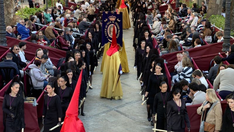  Cofradía del Santísimo Cristo del Consuelo y María Santísima del Sacromonte. Imagen: Luis M. Guzmán