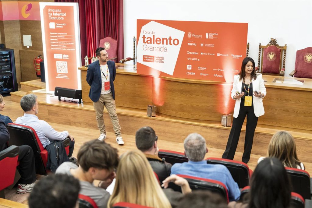 El 'Speed mentoring' ha sido una de las 60 actividades del Tour del Talento en Granada. - TOUR DEL TALENTO