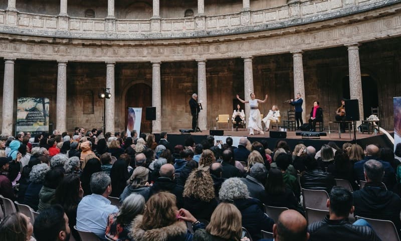 Clausura en la Alhambra de la 22ª edición del Festival Internacional de Poesía de Granada. Imagen: FIP Granada