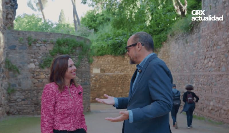 Entrevista a Rocío Díaz, candidata del PP en Granada a las elecciones al Parlamento de Andalucía, realizada en el entorno de la Alhambra.