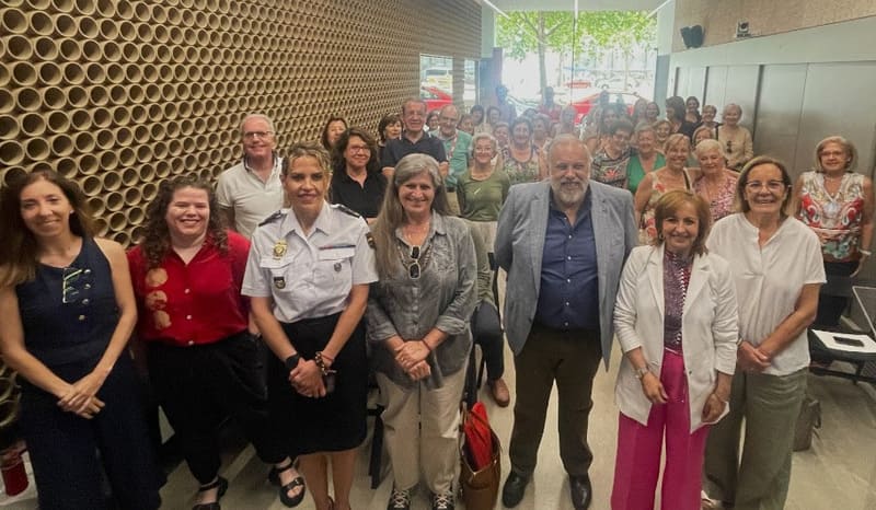Cruz Roja Granada celebra una jornada de sensibilización contra el maltrato a personas mayores