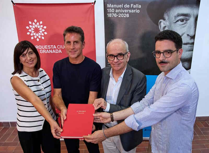 De izquierda a derecha, Caracuel, Macías, Pinamonti y Flores, durante la presentación del estreno absoluto de “La vida breve”, en el Auditorio Manuel de Falla. IMAGEN: Festival de Música y Danza de Granada