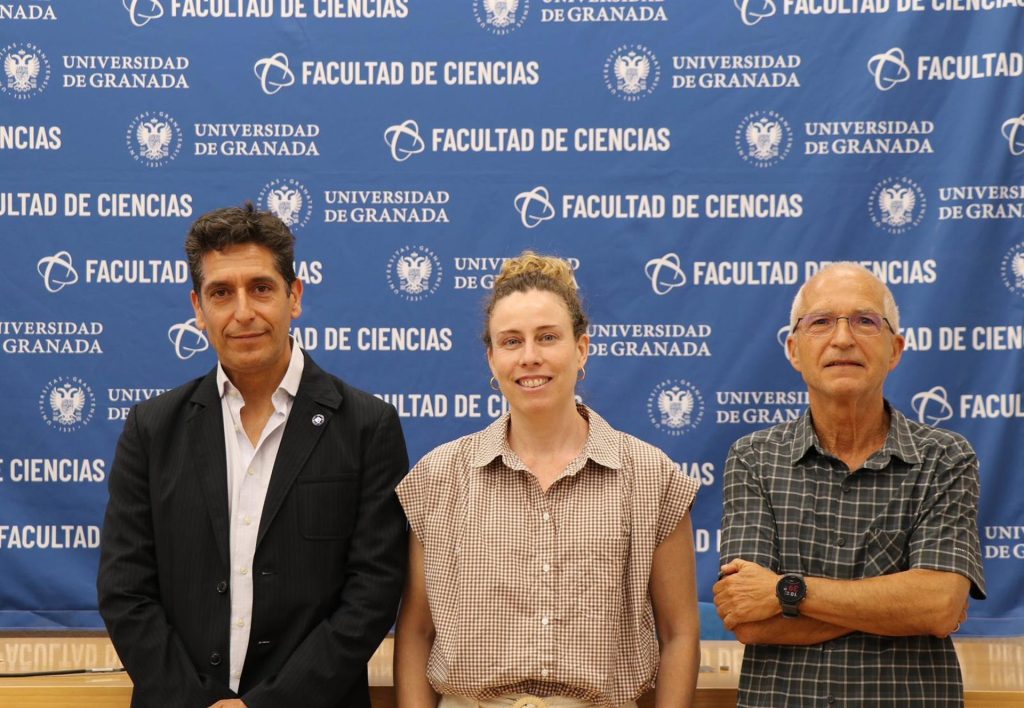 Investigadores de la Universidad de Granada (UGR) pertenecientes al departamento de Ecología y al Instituto Interuniversitario de Investigación del Sistema Tierra en Andalucía, que han demostrado la eficacia de cinco especies para reducir el calor.
- UGR
