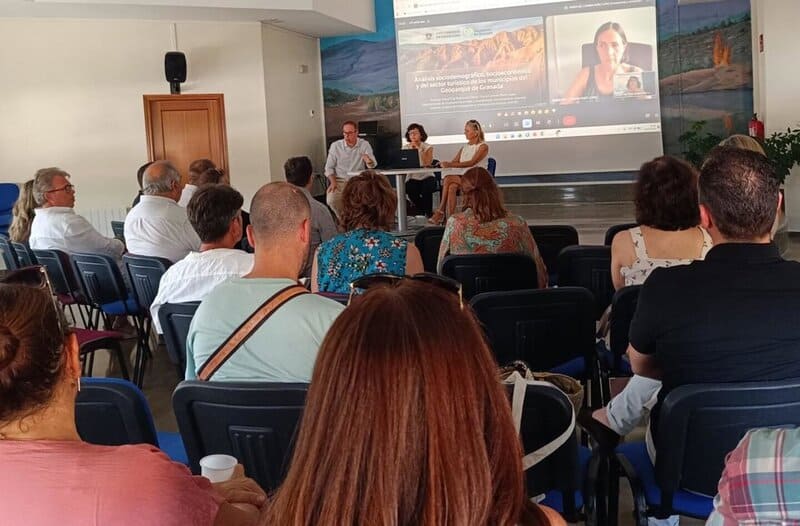 Presentación del estudio de la UGR sobre el Geoparque de Granada. - UGR