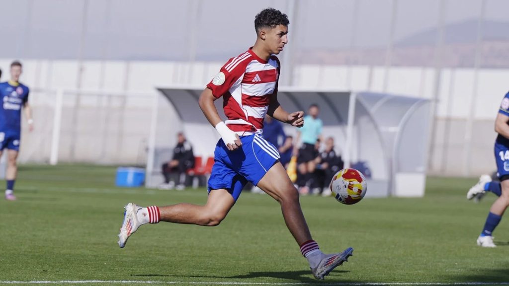 El delantero en un partido del curso anterior - GCF