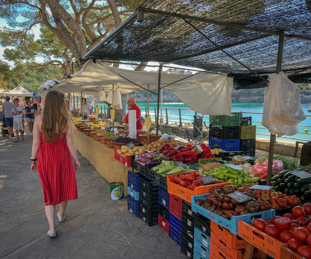 Imagen de archivo de un mercadillo costero. IMAGEN: Gary Butterfield (Unsplash)