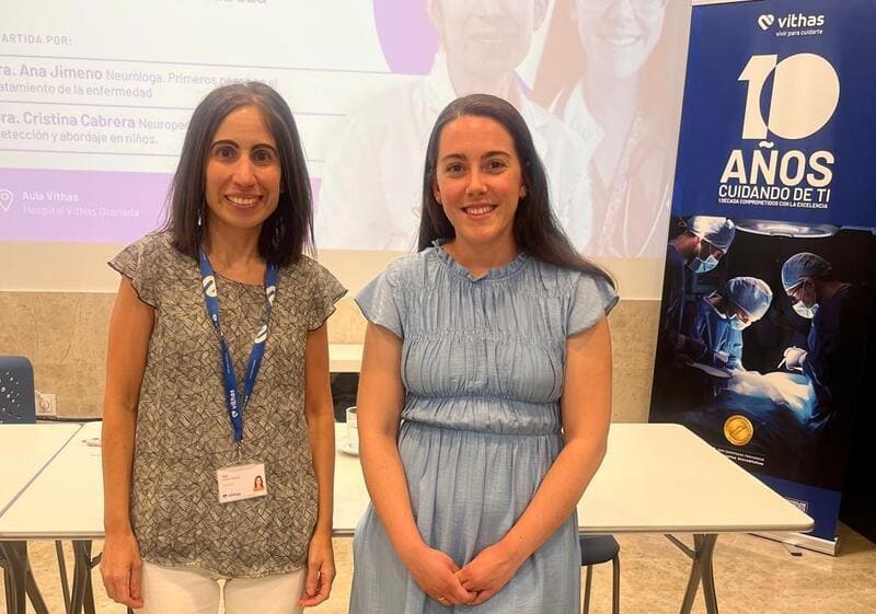 Las doctoras Ana Jimeno y Cristina Cabrera. IMAGEN: HOSPITAL VITHAS GRANADA